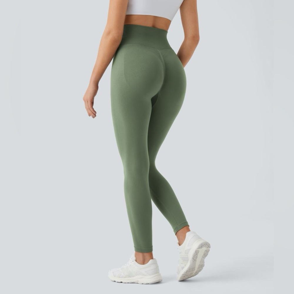 HALARA OneForm Seamless Flow High Waisted Ruched Plain Leggings - size small